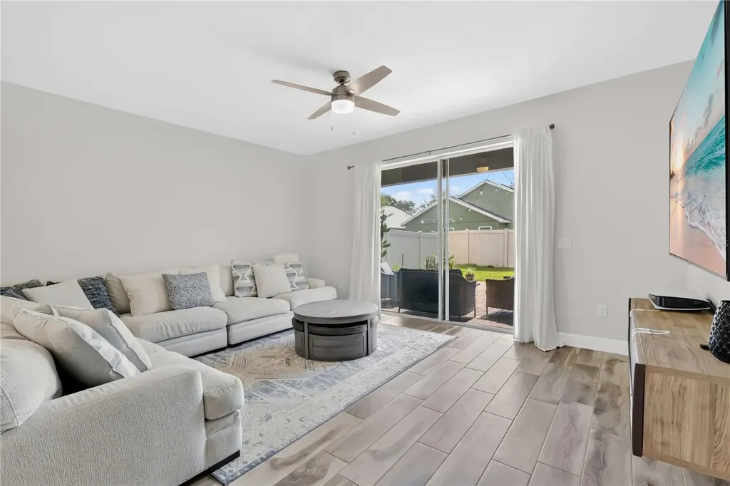 1127 Castlevecchio Loop Orlando FL 32825