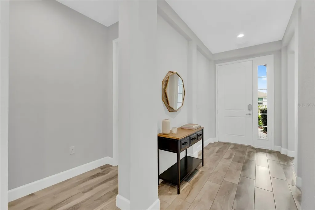 1127 Castlevecchio Loop Orlando FL 32825