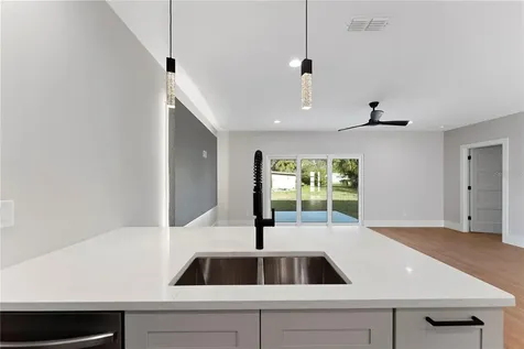 457 Riverview Avenue Sanford FL 32771
