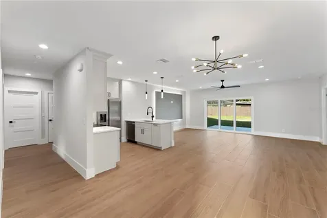 457 Riverview Avenue Sanford FL 32771
