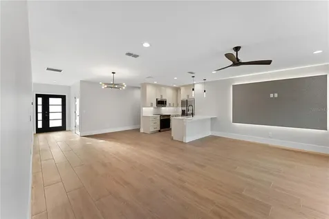 457 Riverview Avenue Sanford FL 32771