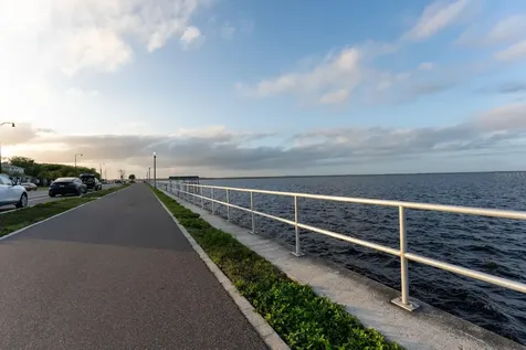 457 Riverview Avenue Sanford FL 32771