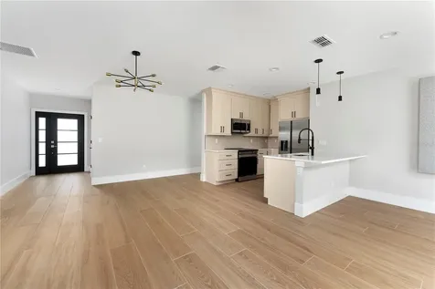 457 Riverview Avenue Sanford FL 32771