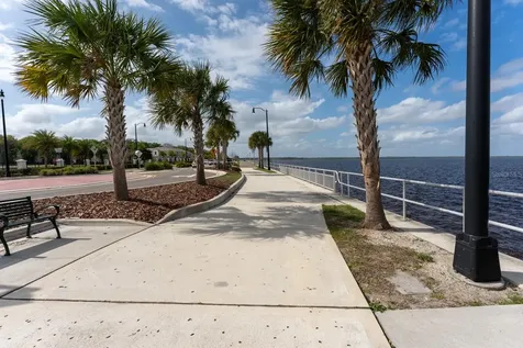 457 Riverview Avenue Sanford FL 32771