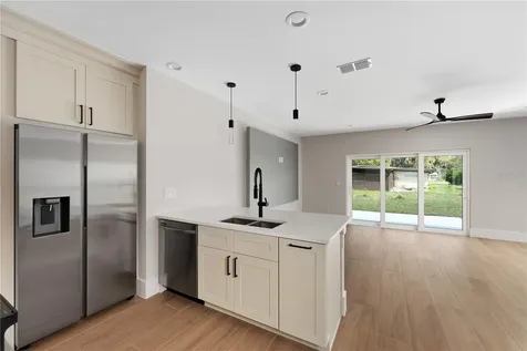 457 Riverview Avenue Sanford FL 32771