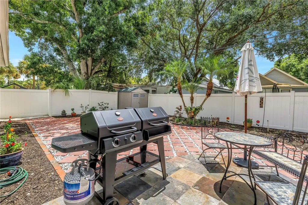 2318 W Cherry Street Tampa FL 33607
