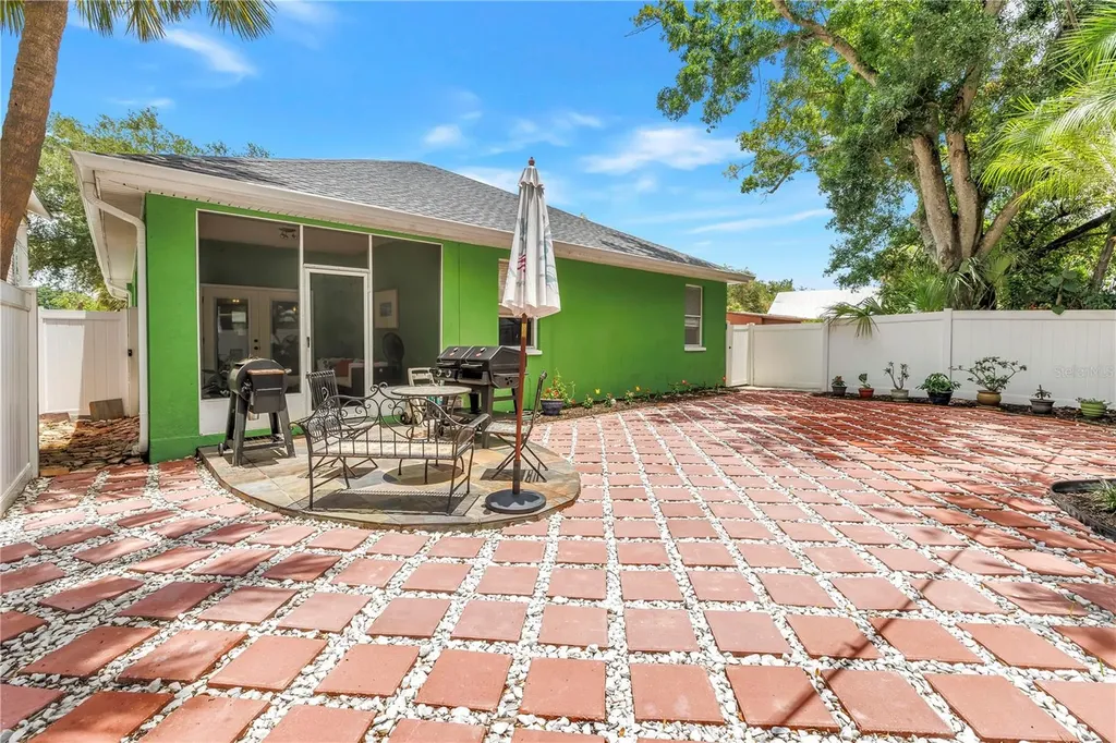 2318 W Cherry Street Tampa FL 33607