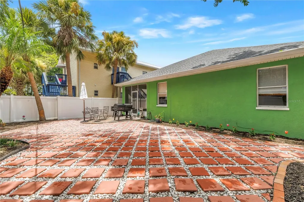 2318 W Cherry Street Tampa FL 33607