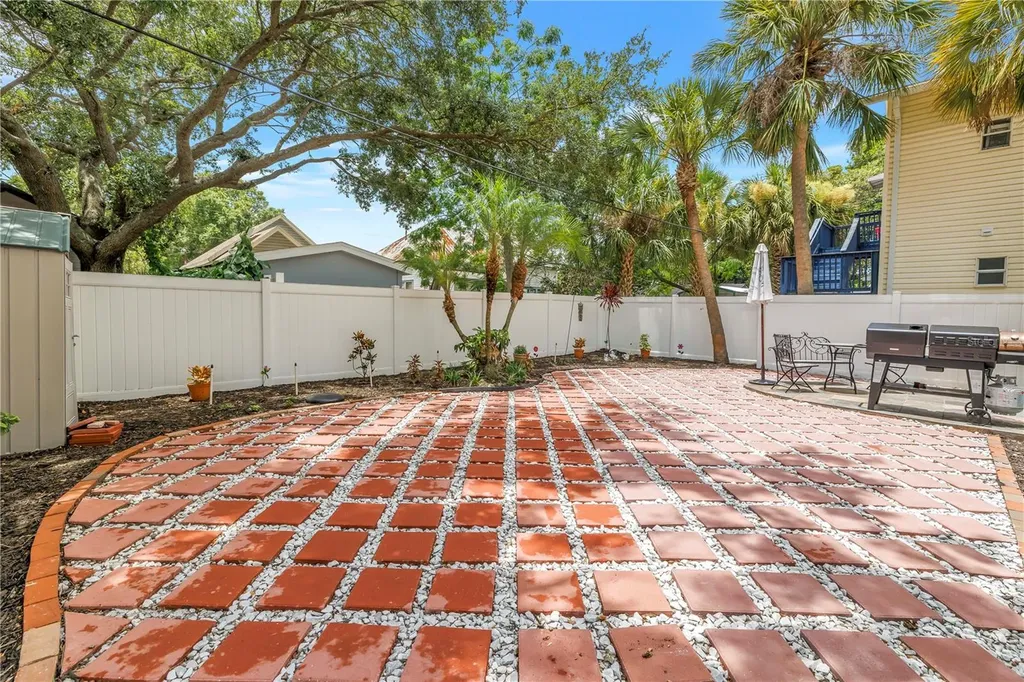 2318 W Cherry Street Tampa FL 33607