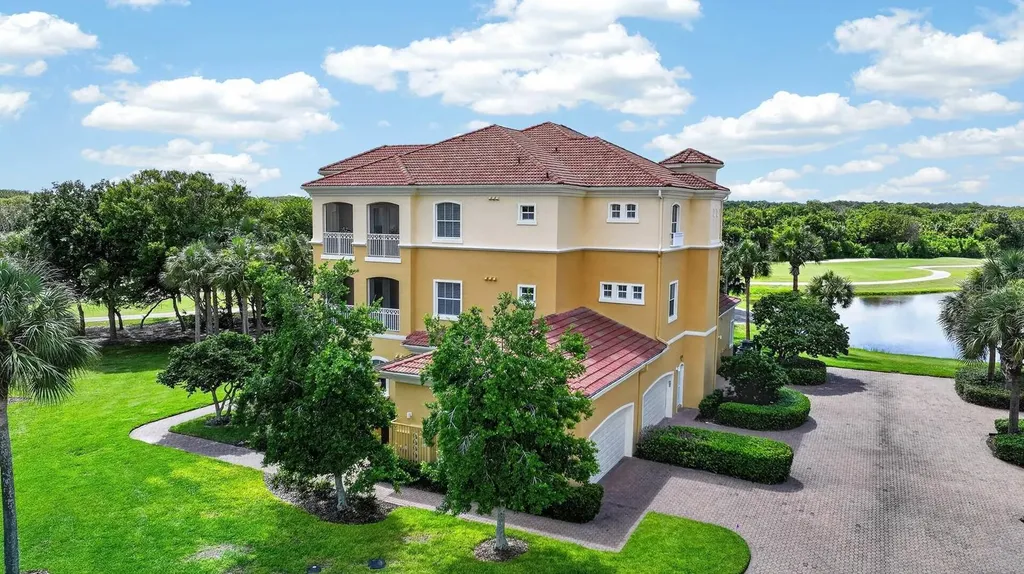 35 Casa Bella Circle Palm Coast FL 32137