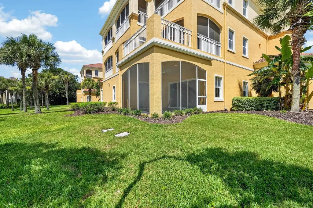 35 Casa Bella Circle Palm Coast FL 32137