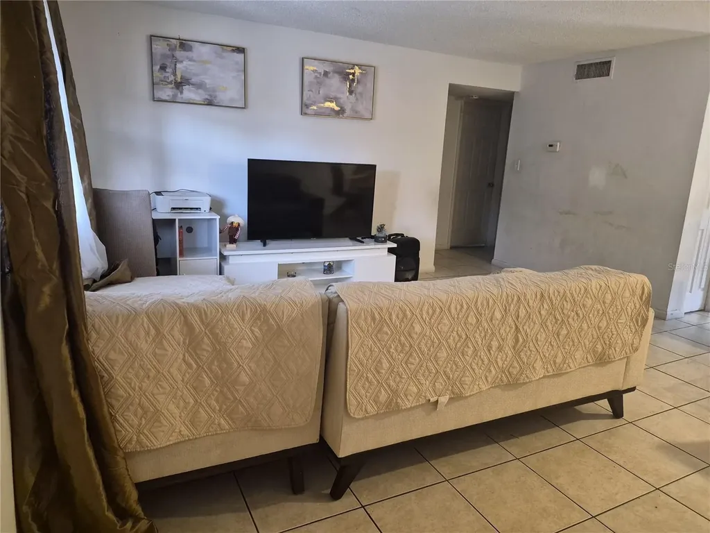 202 Poinsettia Pine Court Tampa FL 33612