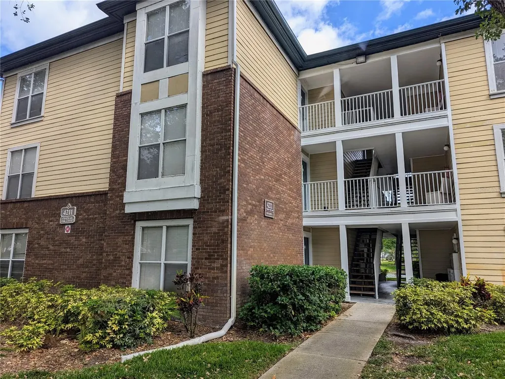 4211 Chatham Oak Court Tampa FL 33624