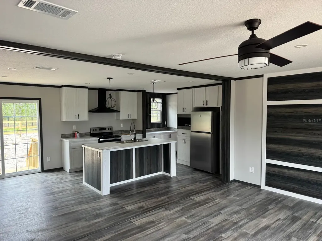 14270 SE 60 Street Morriston FL 32668