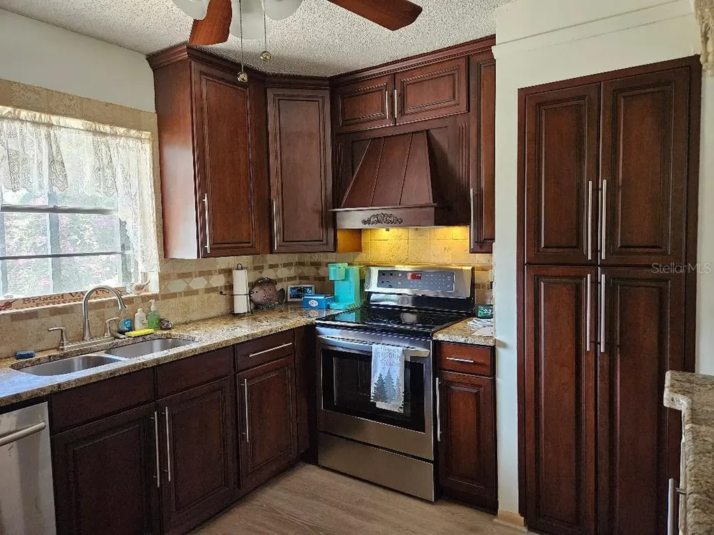 708 Brannen Circle Sun City Center FL 33573