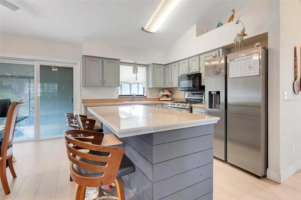 207 Howard Court Mascotte FL 34753