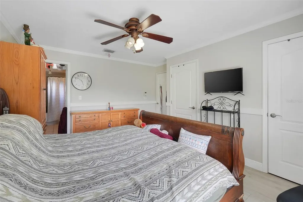 207 Howard Court Mascotte FL 34753