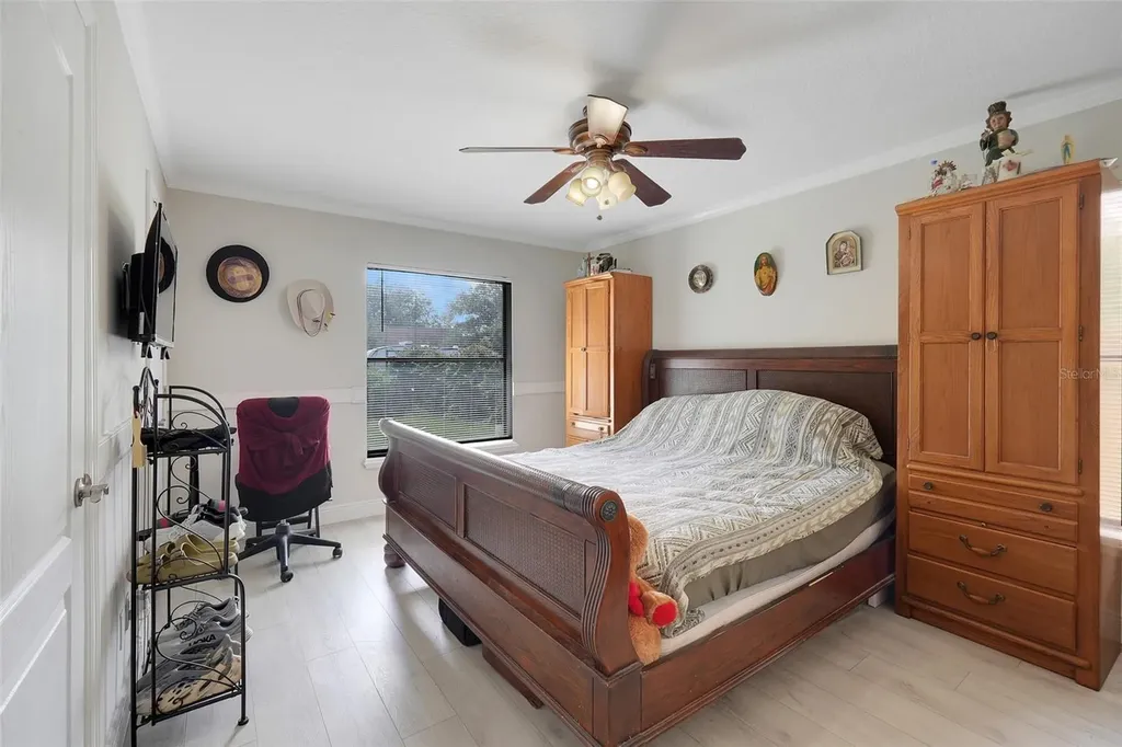 207 Howard Court Mascotte FL 34753