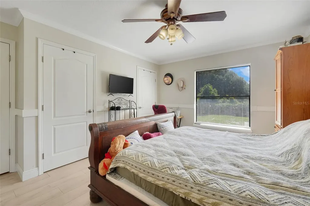 207 Howard Court Mascotte FL 34753