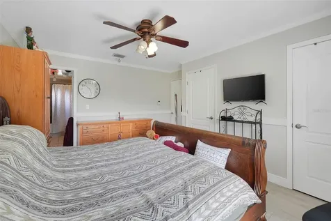 207 Howard Court Mascotte FL 34753