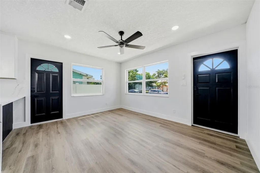 5530 2 Avenue N St Petersburg FL 33710