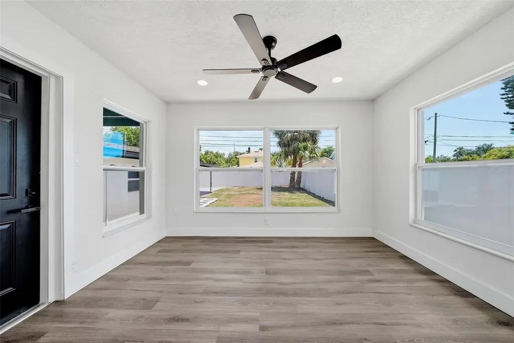5530 2 Avenue N St Petersburg FL 33710