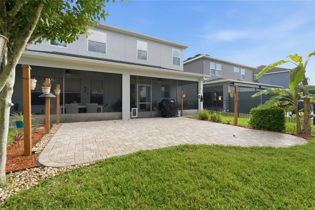718 Barefoot Bay Loop Groveland FL 34736