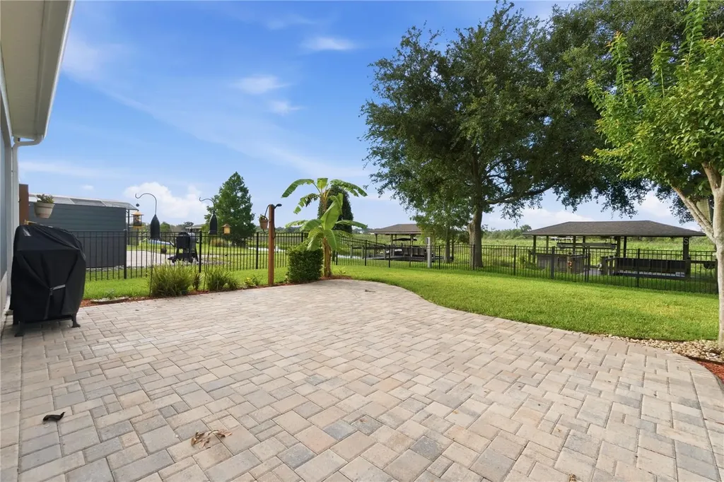 718 Barefoot Bay Loop Groveland FL 34736
