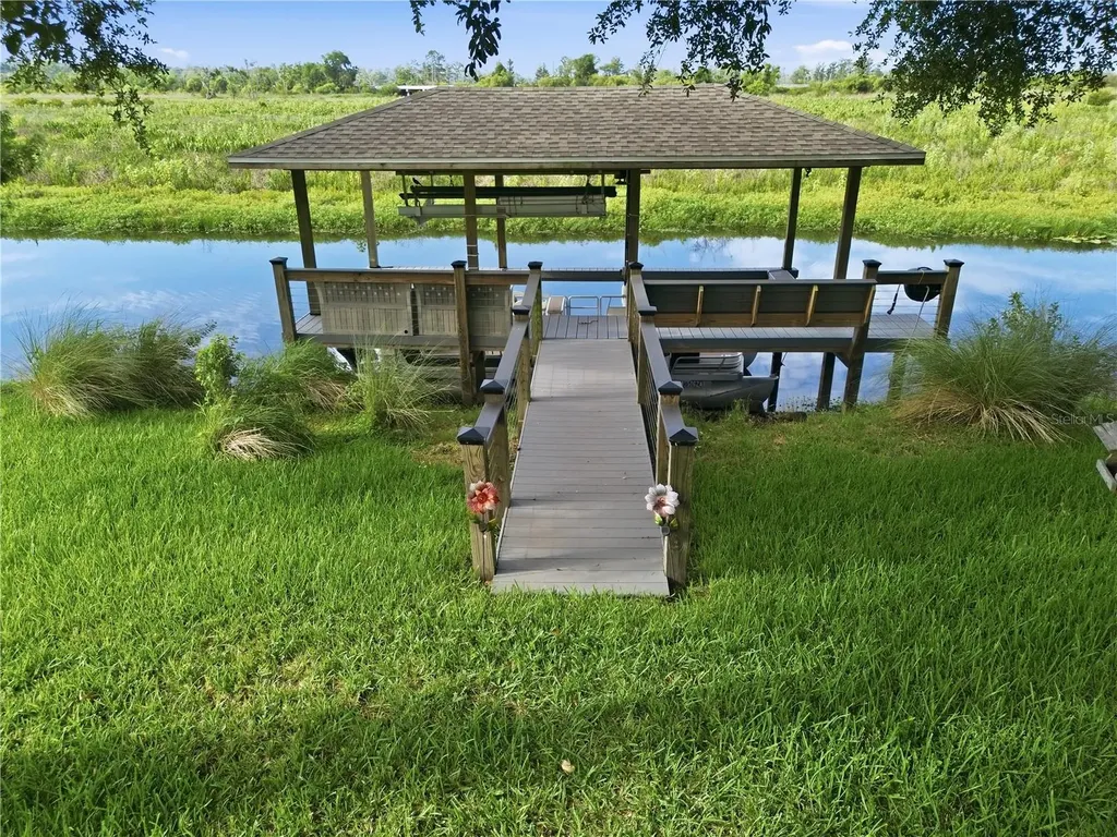 718 Barefoot Bay Loop Groveland FL 34736
