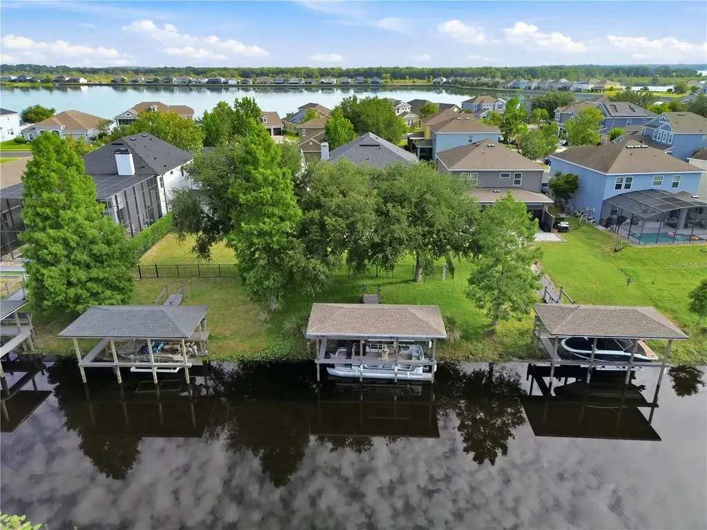 718 Barefoot Bay Loop Groveland FL 34736