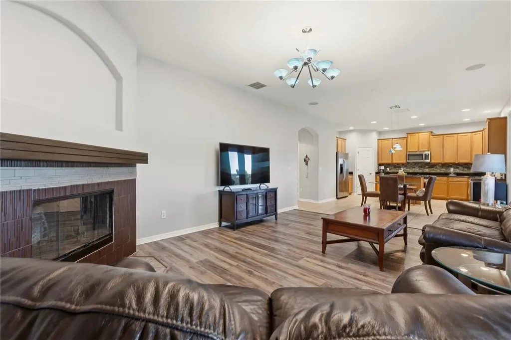 718 Barefoot Bay Loop Groveland FL 34736