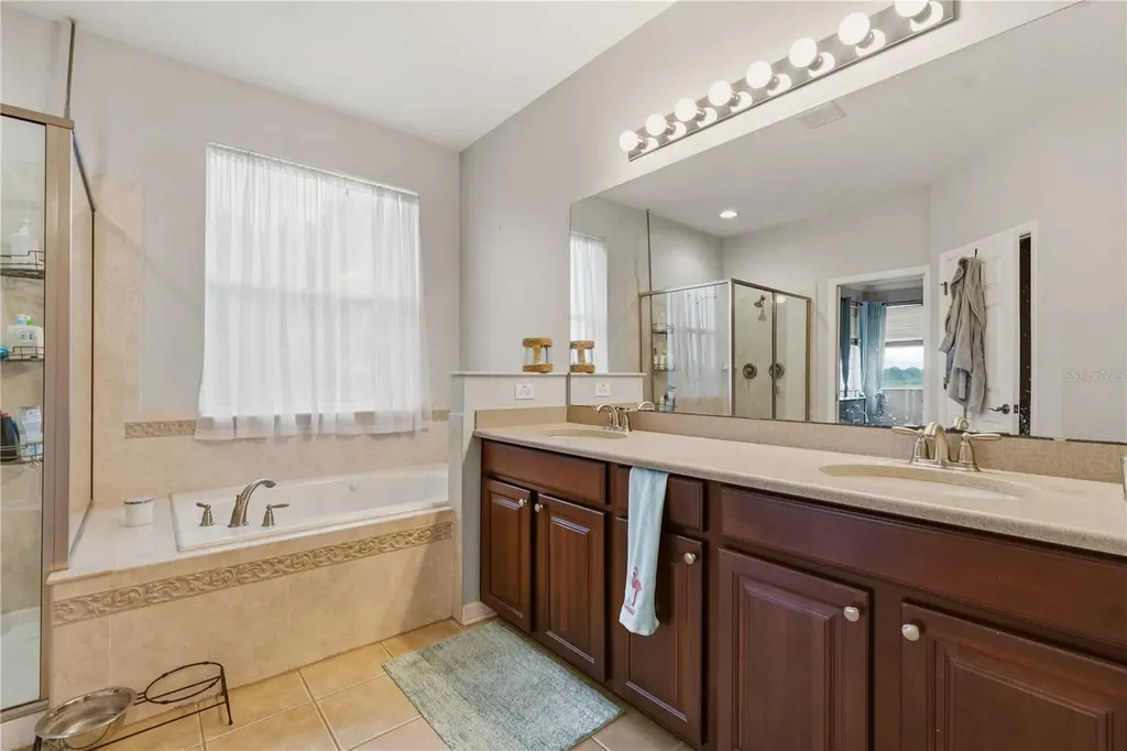 718 Barefoot Bay Loop Groveland FL 34736