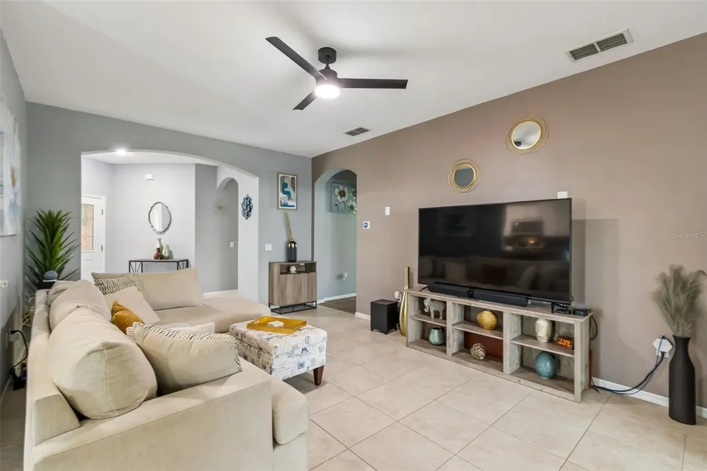 218 Bay Drive Kissimmee FL 34759