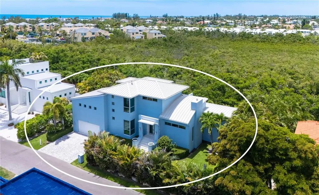 705 Jungle Queen Way Longboat Key FL 34228