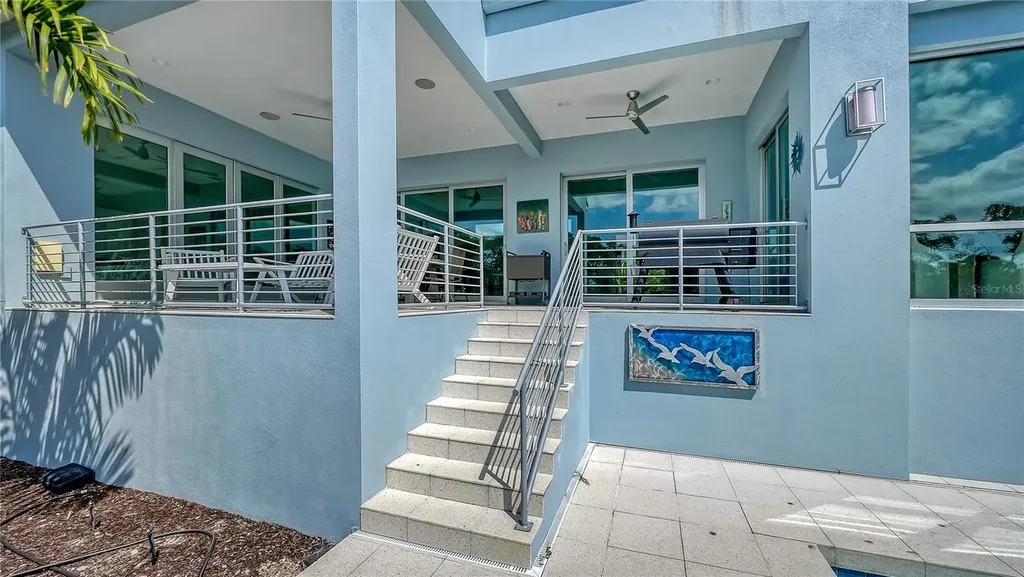 705 Jungle Queen Way Longboat Key FL 34228