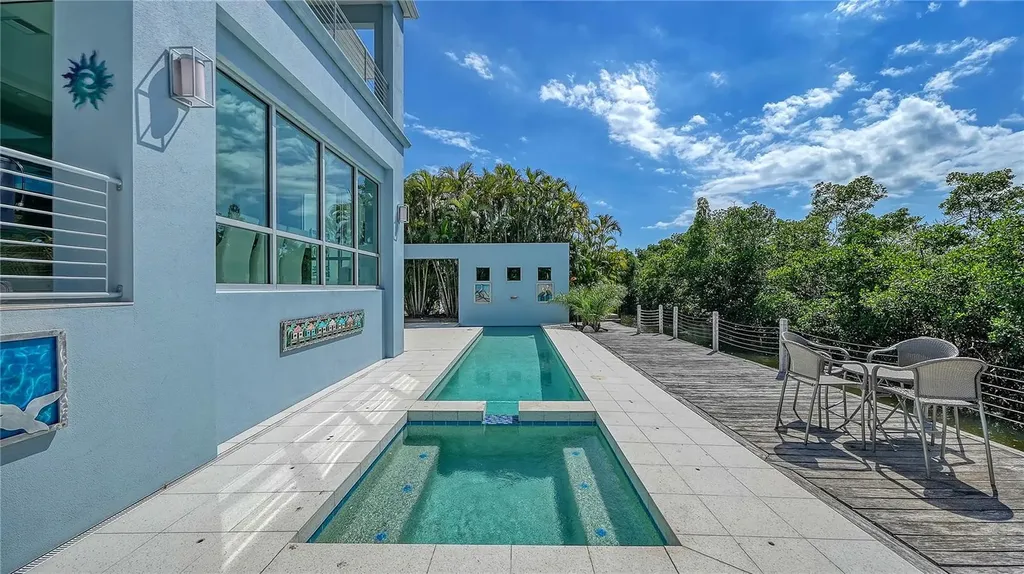 705 Jungle Queen Way Longboat Key FL 34228