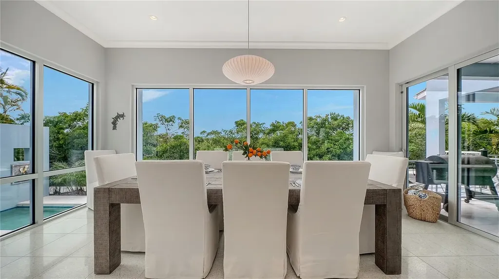 705 Jungle Queen Way Longboat Key FL 34228