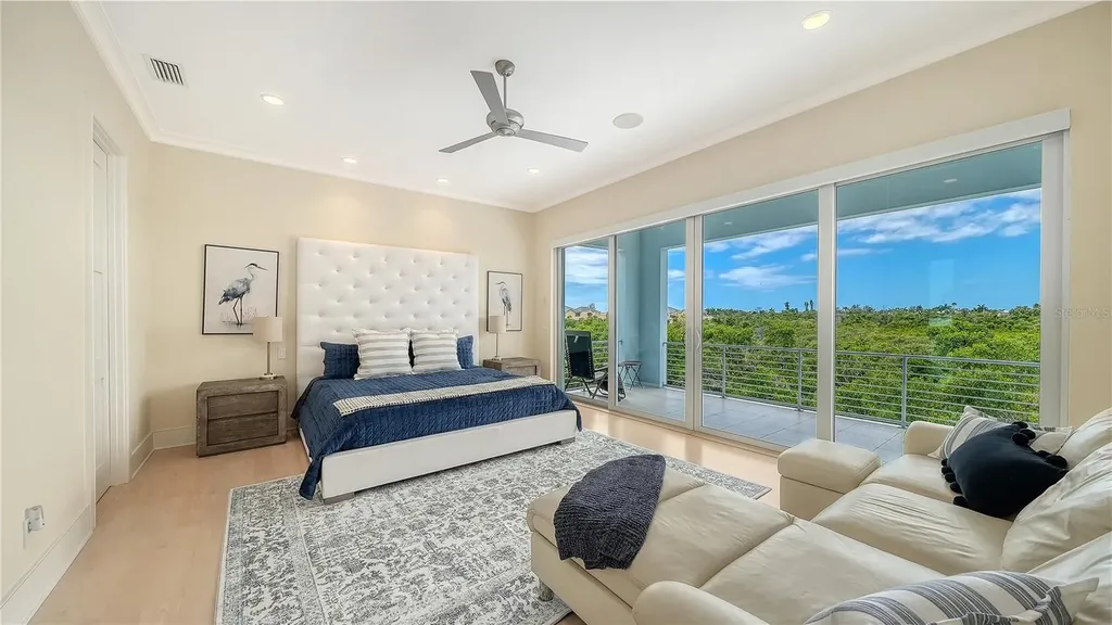 705 Jungle Queen Way Longboat Key FL 34228