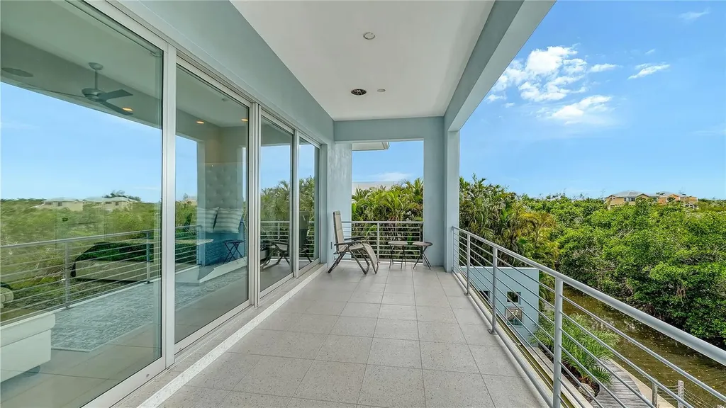 705 Jungle Queen Way Longboat Key FL 34228
