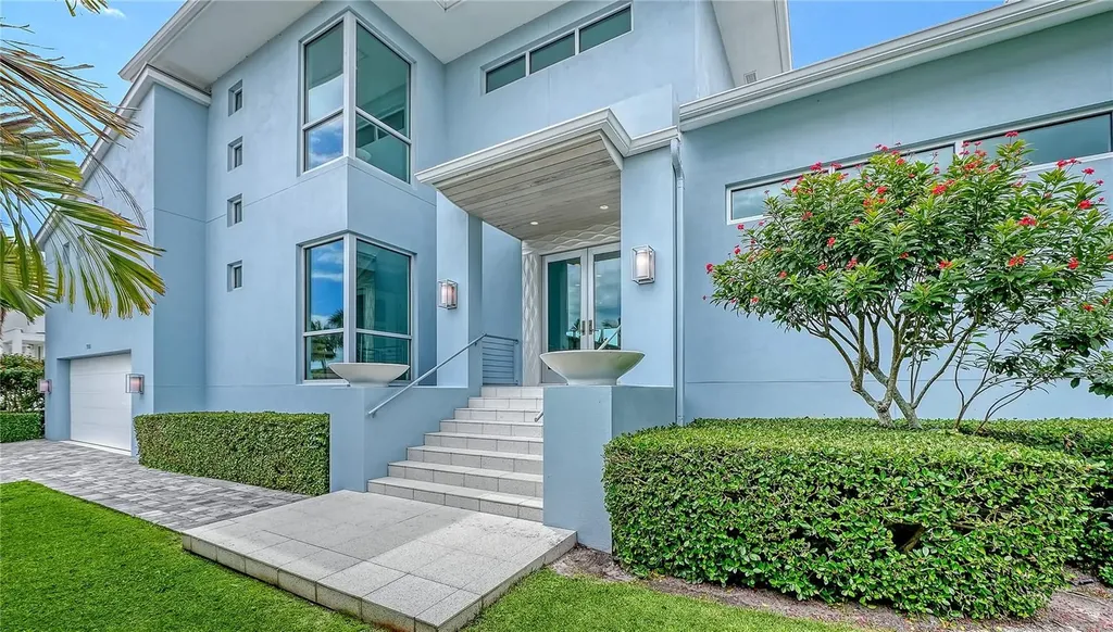 705 Jungle Queen Way Longboat Key FL 34228
