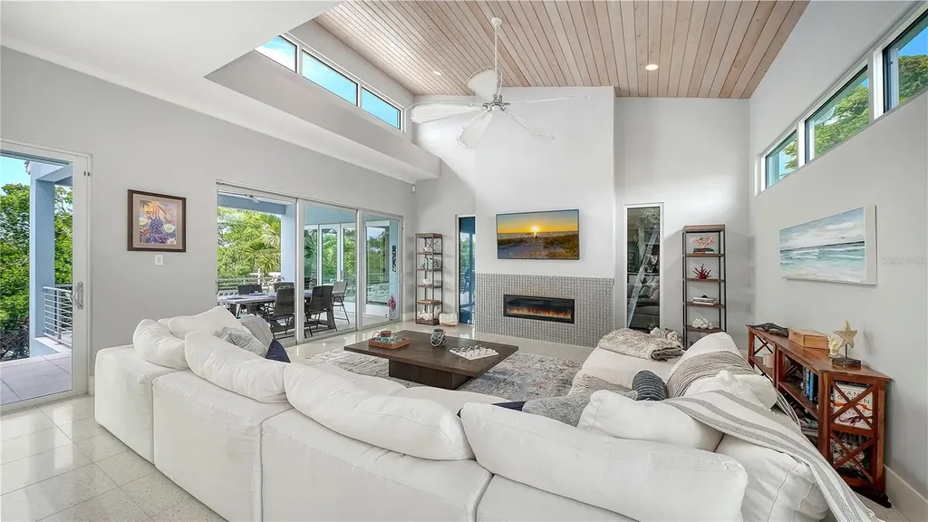 705 Jungle Queen Way Longboat Key FL 34228