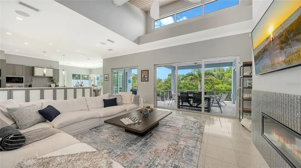 705 Jungle Queen Way Longboat Key FL 34228