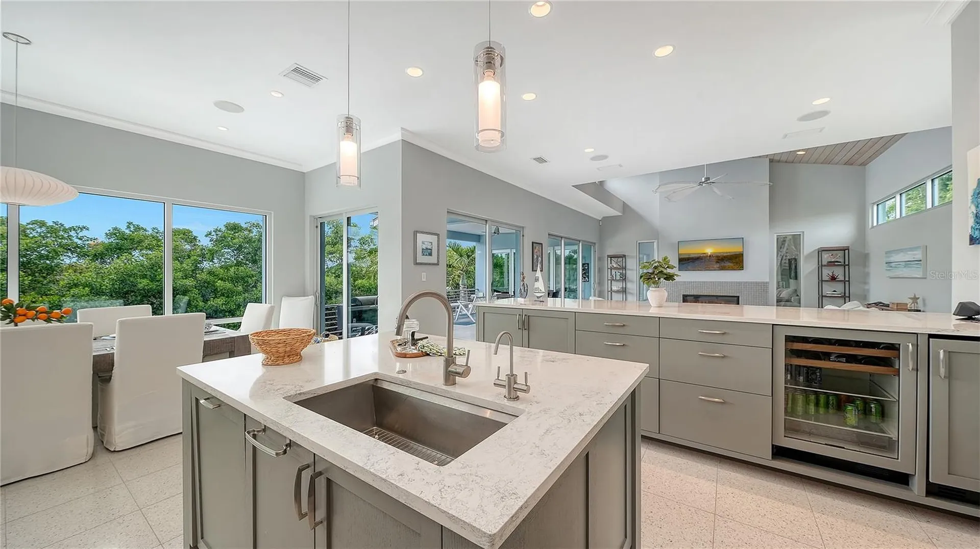 705 Jungle Queen Way Longboat Key FL 34228