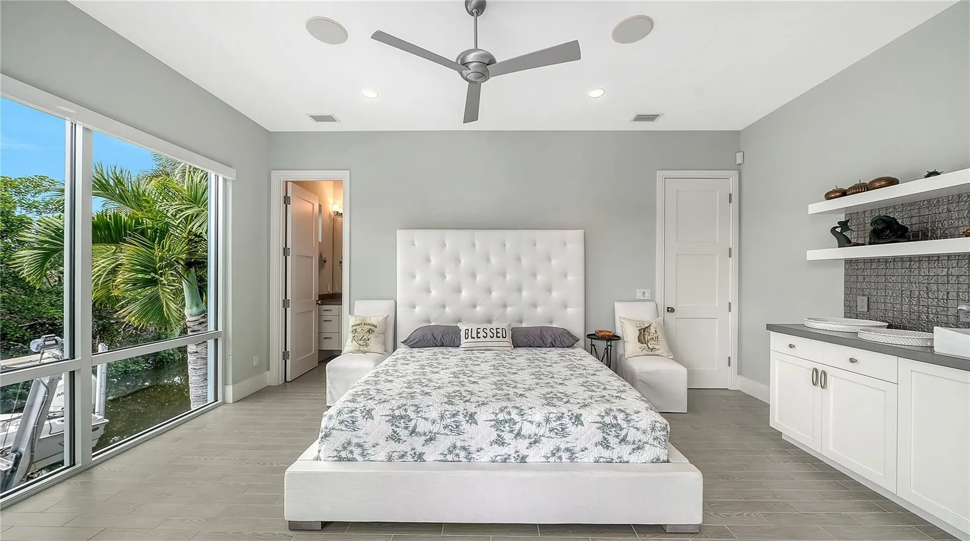 705 Jungle Queen Way Longboat Key FL 34228