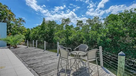 705 Jungle Queen Way Longboat Key FL 34228