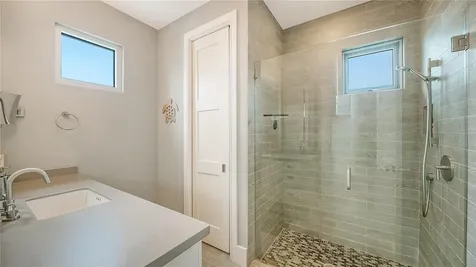 705 Jungle Queen Way Longboat Key FL 34228