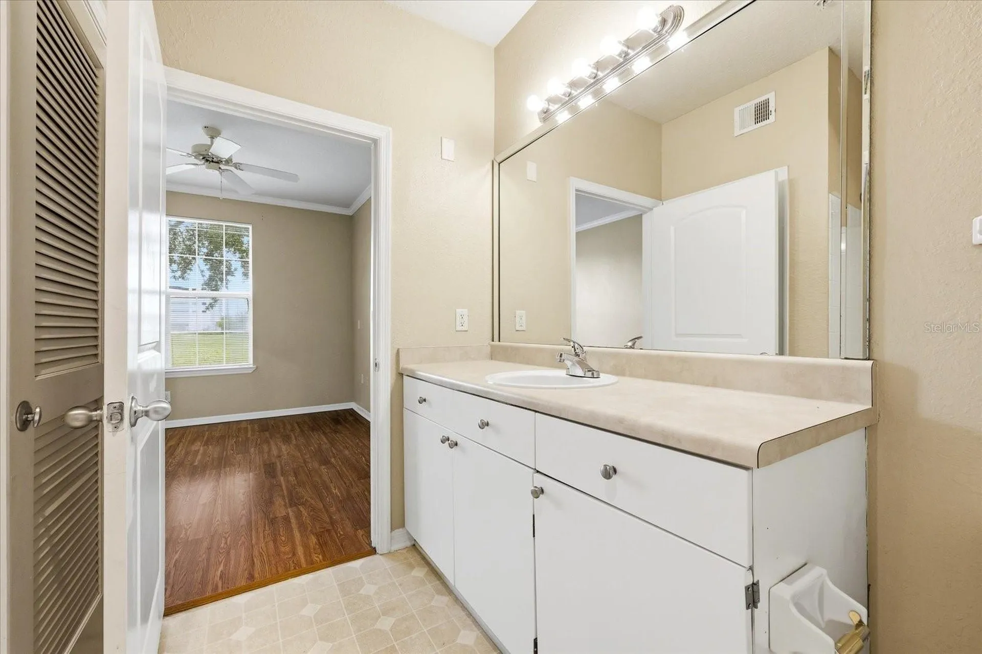 4221 W Spruce Street Tampa FL 33607