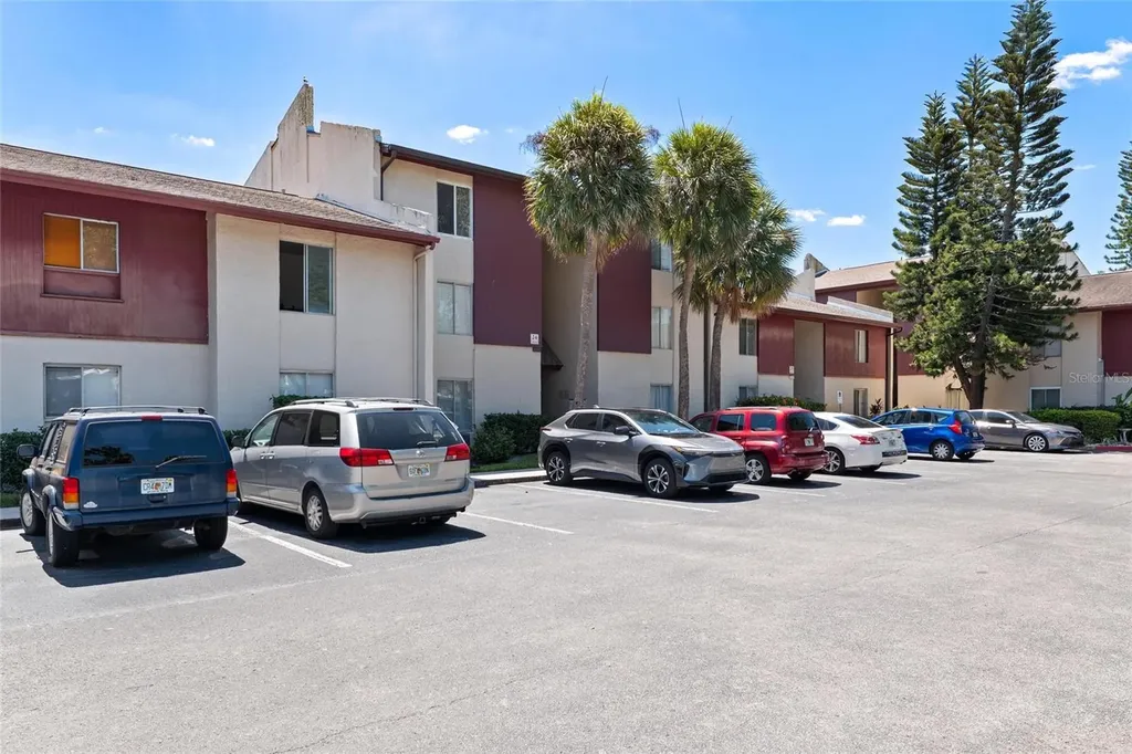3840 N Lake Drive Tampa FL 33614