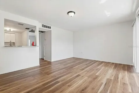 3840 N Lake Drive Tampa FL 33614