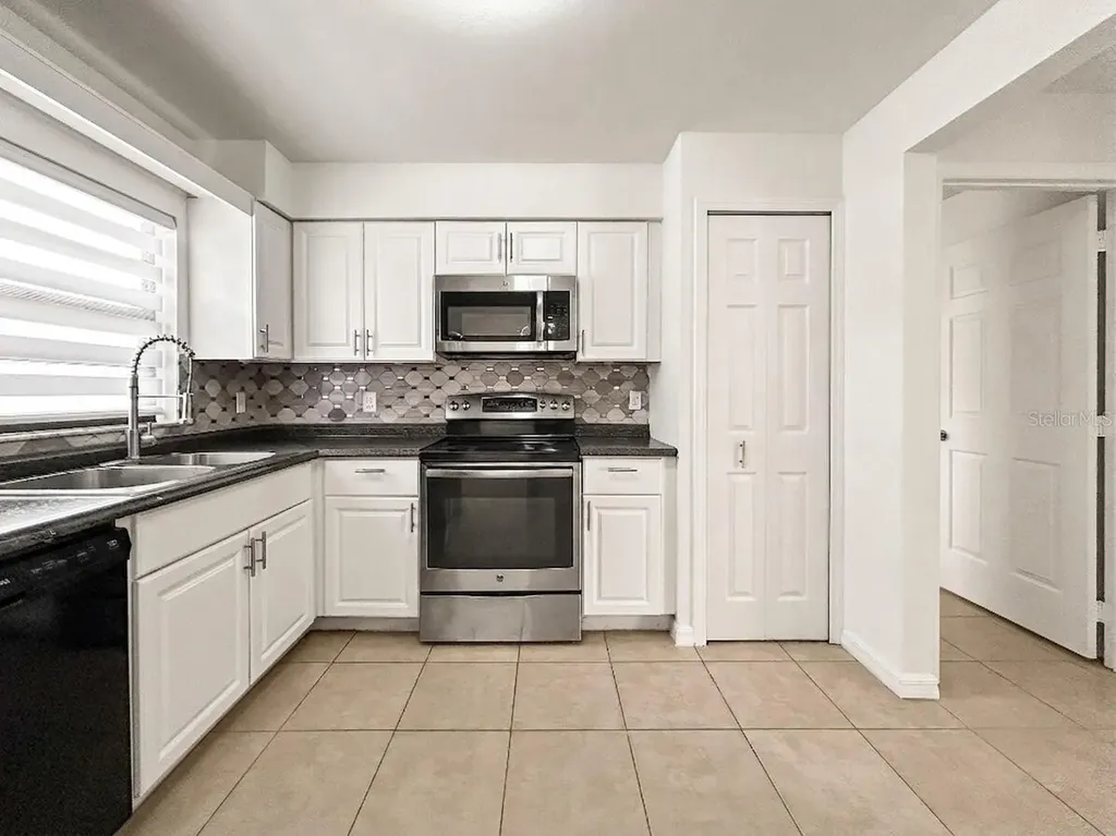 959 Derbyshire Drive Kissimmee FL 34758